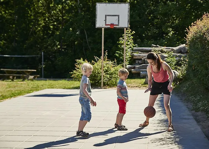 Svaneke Vandrerhjem * スヴァネケ